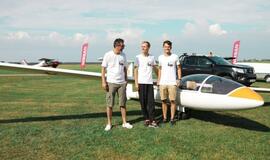 Trys Lietuvos pilotai pradeda skrydį sklandytuvais per Europą