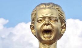 Kūrinys apibraižytas ir gerokai „padėvėtas“. 