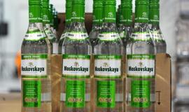 latviai piktinasi alkoholio reklamomis