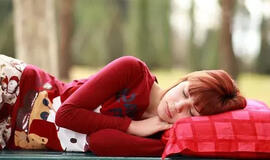 Ar jūsų sveikatai geriau miegoti ant kairiojo ar dešiniojo šono?