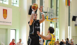 ISTORIJA. Ypatingo dėmesio sulaukė 2011 metais vykęs 35-asis K. Budrio šeimų krepšinio turnyras, kuriame pirmą kartą dalyvavo ryškiausios Lietuvos krepšinio žvaigždės - Arvydo Sabonio šeimos komanda.