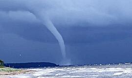 Vandens tornadas Latvijoje