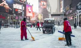 JAV žiemos audra be elektros paliko per milijoną namų ūkių