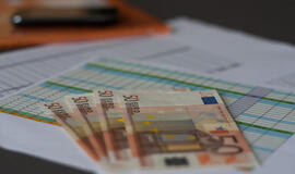 Fiktyvūs sandoriai, bankrotai ir skolos