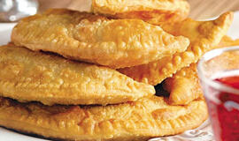 Čeburekai be vargo – reikia tik miltų, vandens ir aliejaus: traški plutelė ir sultingas įdaras