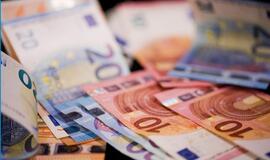 Sukčiai išviliojo dideles sumas