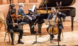 Muzikos vakarai kurhauze