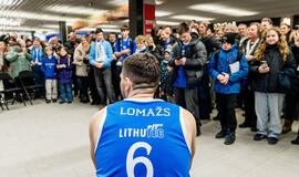 Neptūnas, darbo pasiūlymas