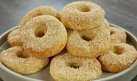 Naminiai riestainiai su sūriu ir varške