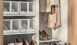 Spintos rėmų skirtukas KOMPLEMENT ir batų dėžės SKUBB