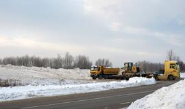 Suvežtas sniego kalnas