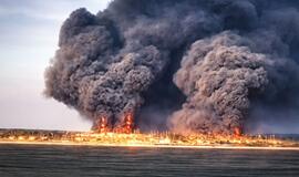 Degantys naftos rezervuarai