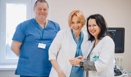 Gydytojas akušeris ginekologas Aleksandras Krištanavičius, gydytojos akušerė ginekologė Geda Holcmann ir akušerė ginekologė Svaja Kundrotienė.