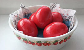 išeina rausvi kaip prinokusios braškės