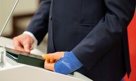 Prezidentas Gitanas Nausėda susižeidė ranką