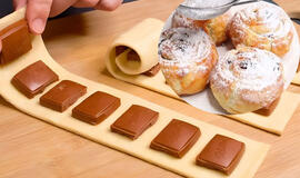 Kepu šokoladą sluoksniuotoje tešloje