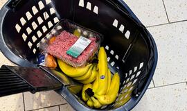 Pirkinių krepšelis parduotuvėje. ELTA / Josvydas Elinskas