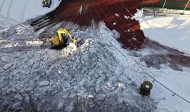 Sniego valymo darbai stadione