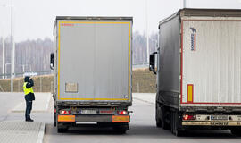 Į Lietuvą iš Baltarusijos grįžo pirmieji vilkikai