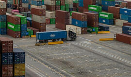 Jūriniai konteineriai, konteinerių terminalas