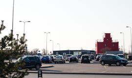 Pirmoji Melnragė, automobiliai, stovėjimo aikštelė