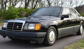 Vokiška kokybė: aukcione parduodamas Mercedes-Benz W124, kurio rida viršija 1,6 mln. km