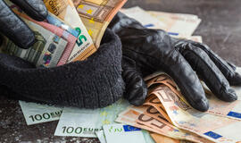 Sukčiai iš gyventojos išviliojo 200 tūkst. eurų