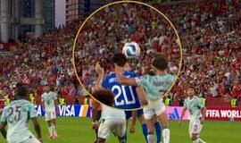 Pasaulio futbolo čempionato rungtynių momentas