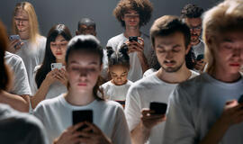 jaunuoliai, telefonai, socialiniai tinklai
