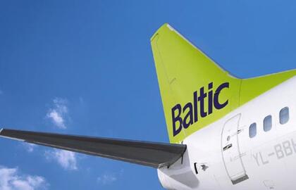 "Greitai.lt" laikinai stabdo prekybą "airBaltic" skrydžių bilietais