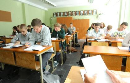 Moksleivių ir studentų kasmet sumažėja dešimtimis tūkstančių - statistika