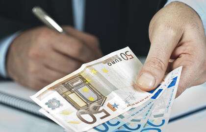 Bruto darbo užmokestis trečiąjį ketvirtį padidėjo 3 proc.