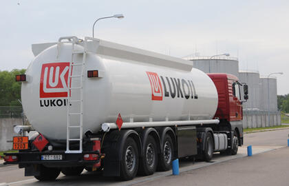 Ekonomistas: „Lukoil“ įsigyti galėtų vietos bendrovės