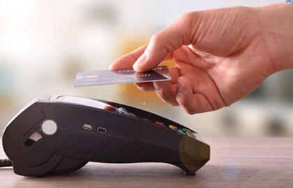 Bekontakte kortele jau galima apmokėti brangesnius pirkinius