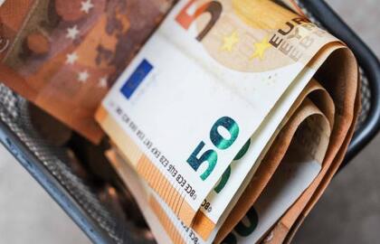 Jums gali priklausyti pinigų, apie kuriuos nežinote: institucijos ragina atsiimti mirusių artimųjų kompensacijas