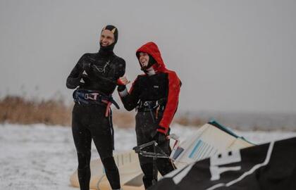 Net speiguotą žiemą vėją gaudantys aitvaruotojai: "Tai fantastiškas laisvės pojūtis"