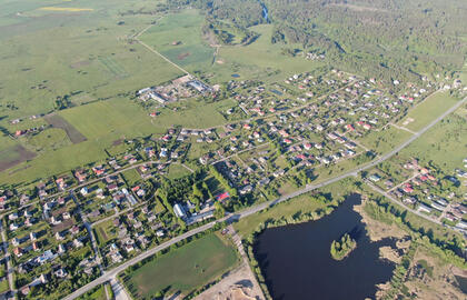 MIŠKAS. Ketvergių gyventojai nusiteikė be kovos neatiduoti šalia esančio miško verslininkams, kurie jį nori paversti žvyro karjeru. Redakcijos archyvo nuotr.