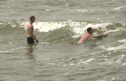 perlipo per nuskendusio baltarusio kūną ir nuėjo maudytis – pats vos nepaskendo