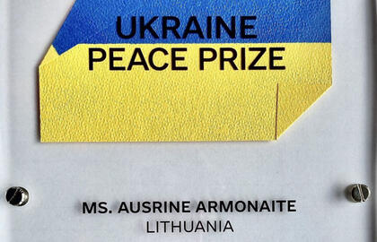 Aušrinė Armonaitė gavo Ukrainos prezidento įsteigtą taikos apdovanojimą.