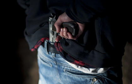 Kaune ginklu sužalotas vyras