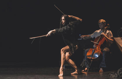 AKIMIRKA iš Šeiko šokio teatro spektaklio „Metų laikai“. Eglės SABALIAUSKAITĖS nuotr.