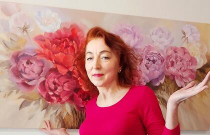 Dailininkė, kaligrafė Lidija Skačkauskaitė-Kuklienė ne tik daug kuria pati, bet ir aktyviai žiniomis dalinasi su kitais. Asmeninio albumo nuotr.