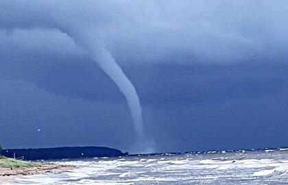 Vandens tornadas Latvijoje