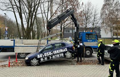 Nukeliamas automobilis