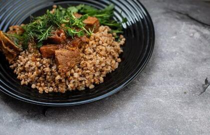 Troškinys su grikiais