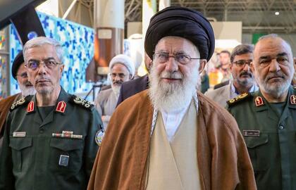 Ali Khamenei ir jo aplinka