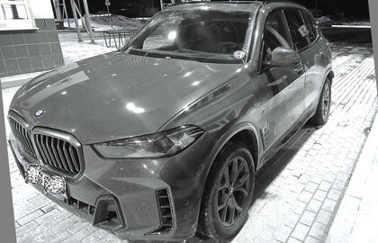 Pasieniečiai užkirto kelią į Baltarusiją nuvaryti visureigį, kurio paiešką paskelbė Interpolas