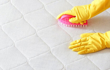 Kaip lengvai nuvalyti dėmes nuo čiužinio