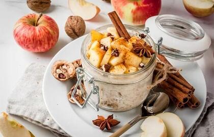 Avižinė košė ir graikiniai riešutai