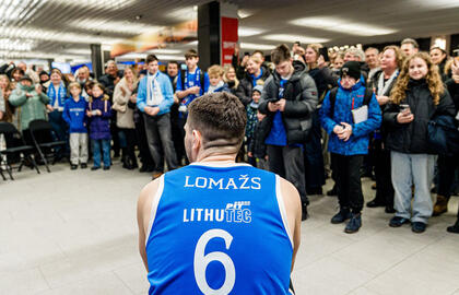 Neptūnas, darbo pasiūlymas